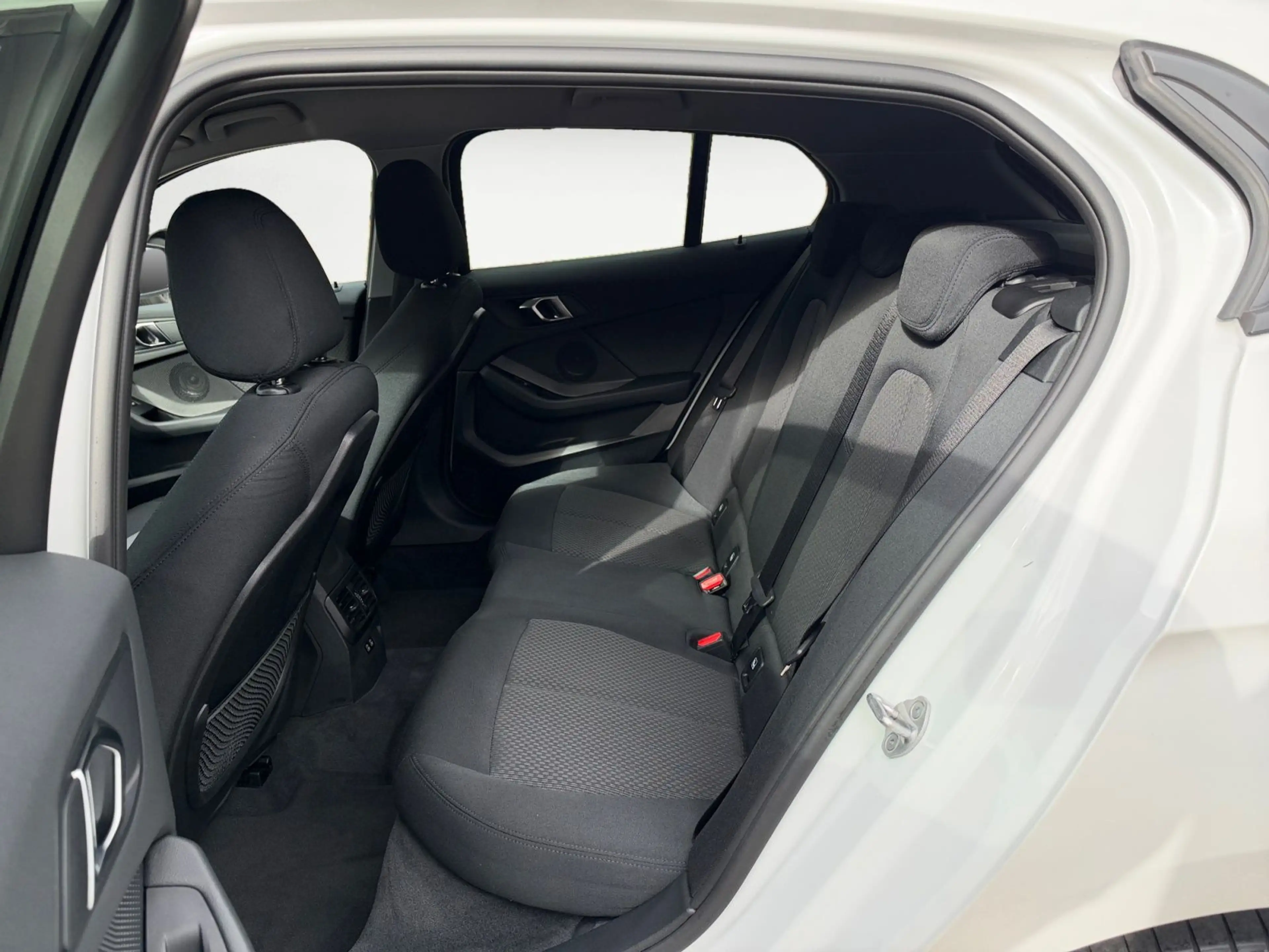 BMW 118 i Advantage Navi Klima PDC Sitzheizung Lenkra — photo 15