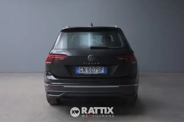 Volkswagen Tiguan view 5