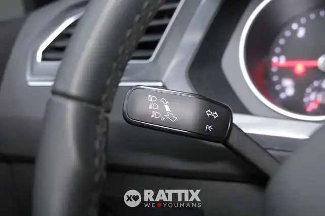 Volkswagen Tiguan view 12