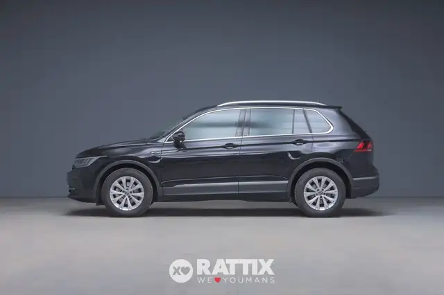 Volkswagen Tiguan view 2