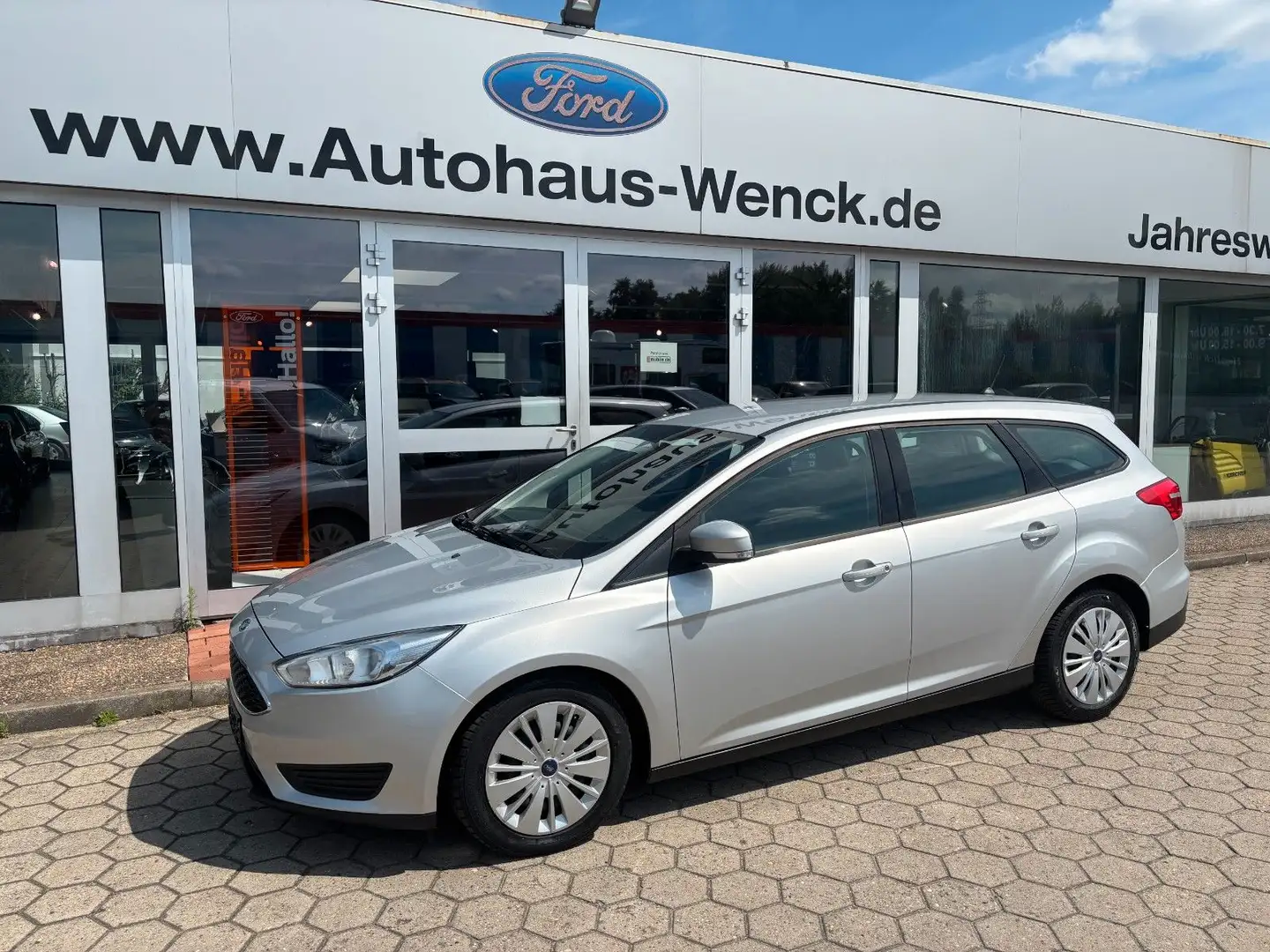 Ford Focus 1,5 TDCI Cool & Connect*2.HAND*KLIMA*AHK* Plateado - 2