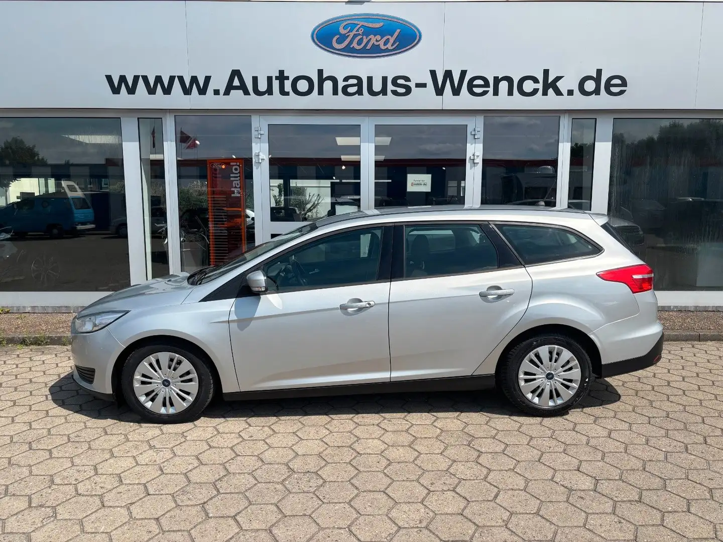 Ford Focus 1,5 TDCI Cool & Connect*2.HAND*KLIMA*AHK* Plateado - 1