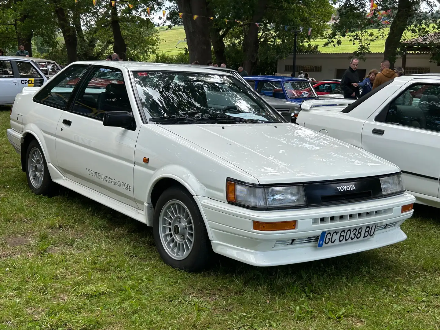Toyota Corolla AE86 Levin Coupe Fehér - 1