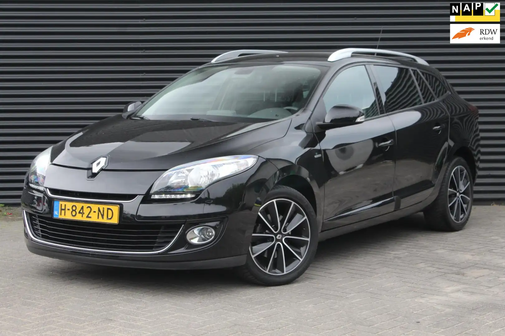Renault Megane Estate 1.2 TCe Bose | Stoelverwarming | PDC | Clim Schwarz - 1