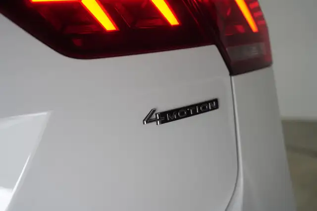 Volkswagen Tiguan Allspace view 14