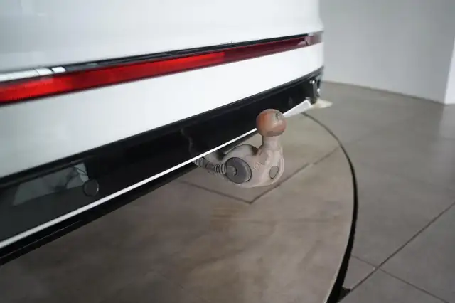 Volkswagen Tiguan Allspace view 10