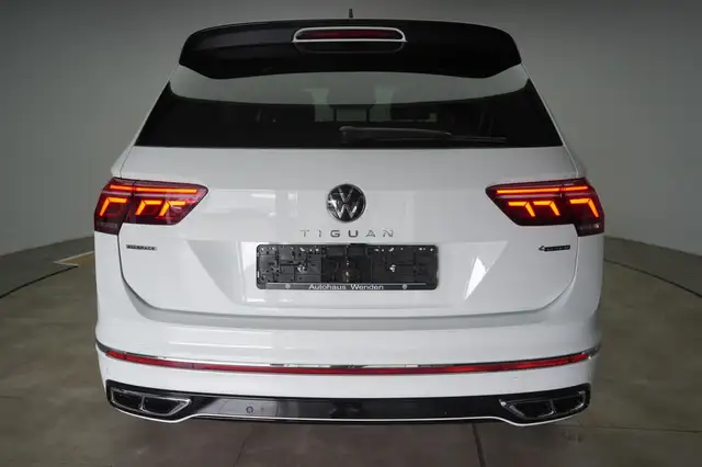 Volkswagen Tiguan Allspace view 6