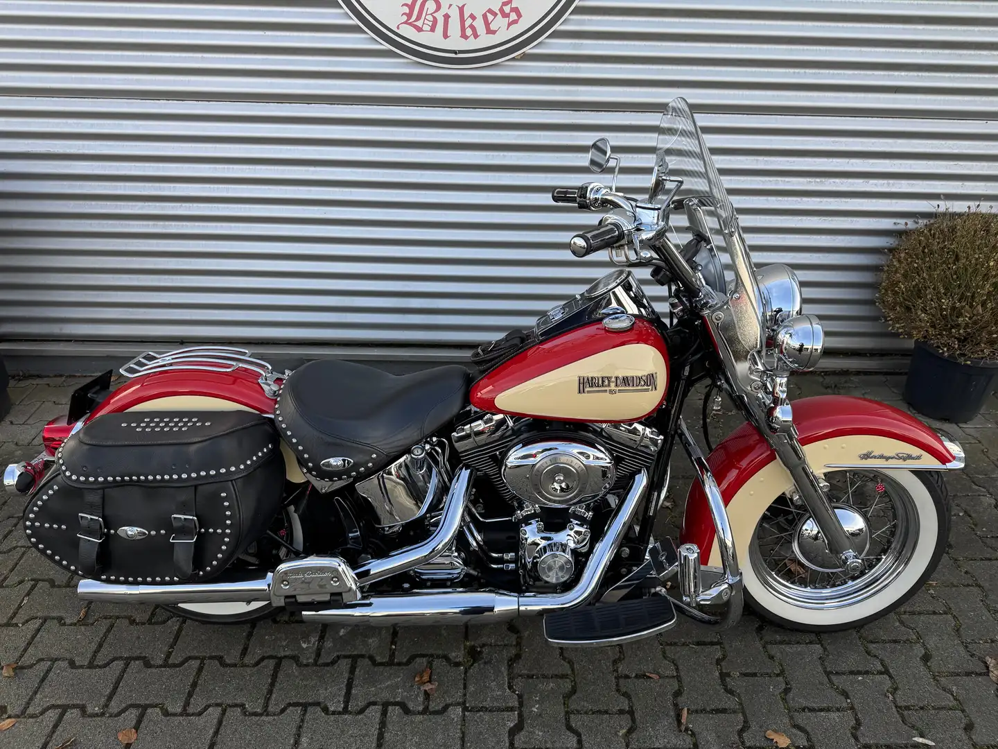 Harley-Davidson Heritage Softail Classic FLSTC Evo-Look Edition Rojo - 2