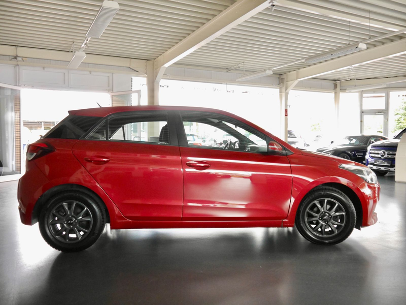 Hyundai i20 YES!1.Hand*Sitzheiz.*L.Heizung* — photo 5