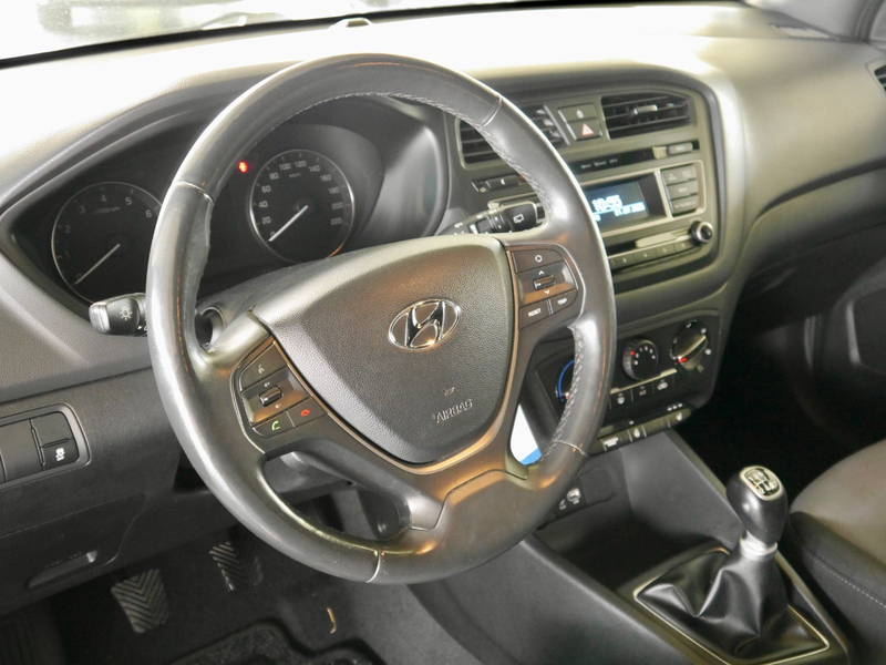 Hyundai i20 YES!1.Hand*Sitzheiz.*L.Heizung* — photo 11