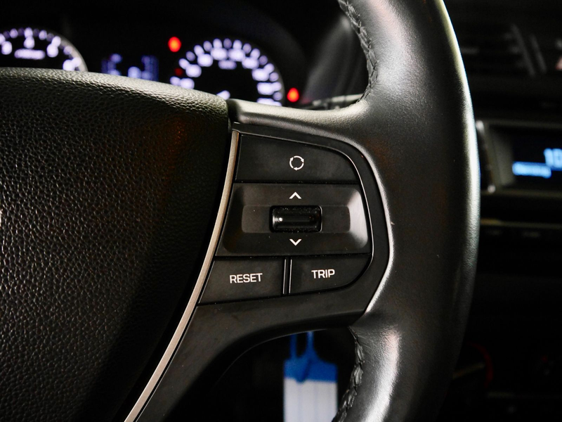 Hyundai i20 YES!1.Hand*Sitzheiz.*L.Heizung* — photo 15