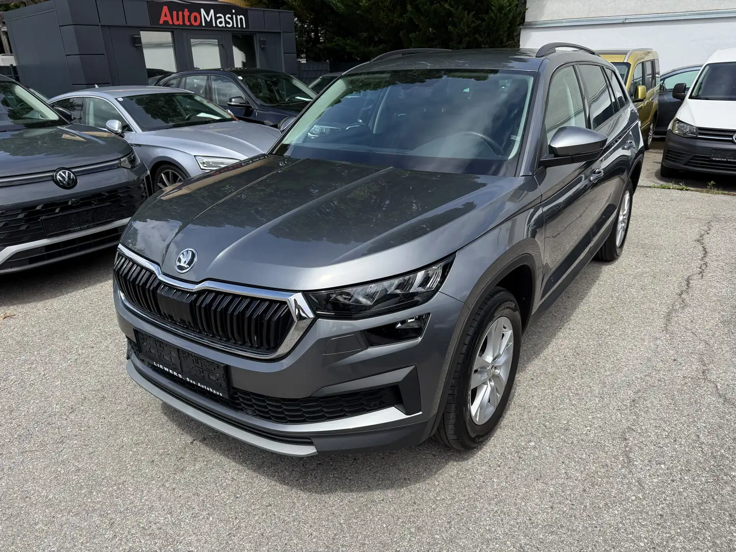 Skoda Kodiaq 2,0 TDI Ambition DSG //ERSTBESITZ//SERVICEHEFT// Grau - 1