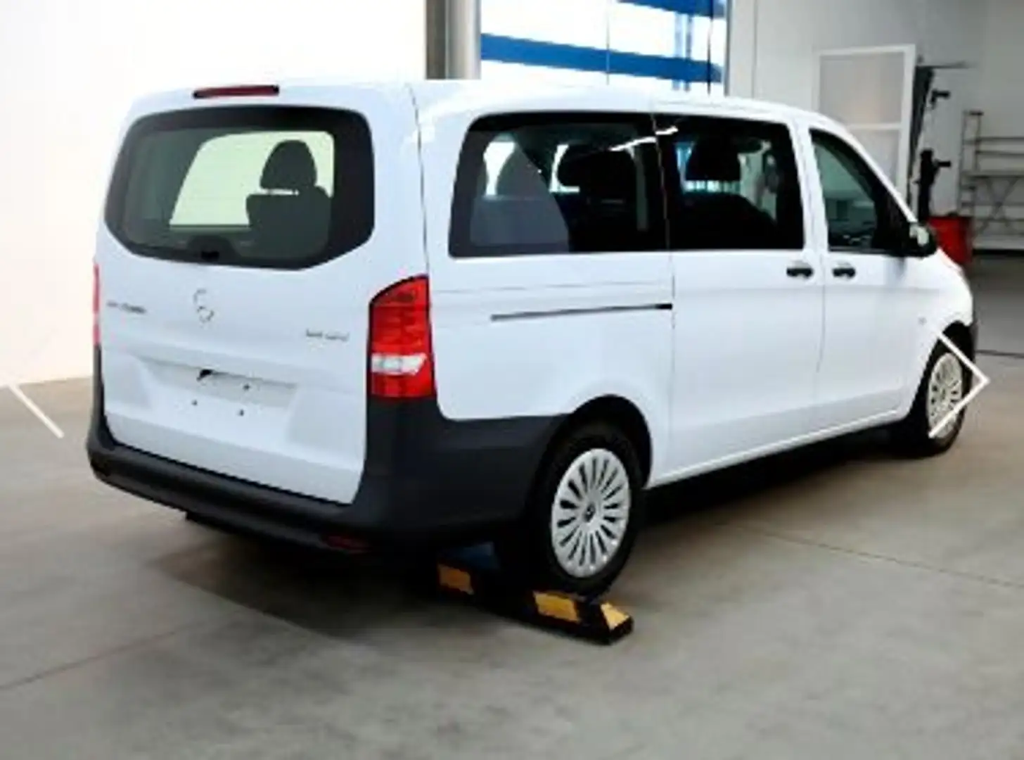 Mercedes-Benz Vito 114 CDI Tourer PRO Lang SHZ NAVI DAB Klima Weiß - 2