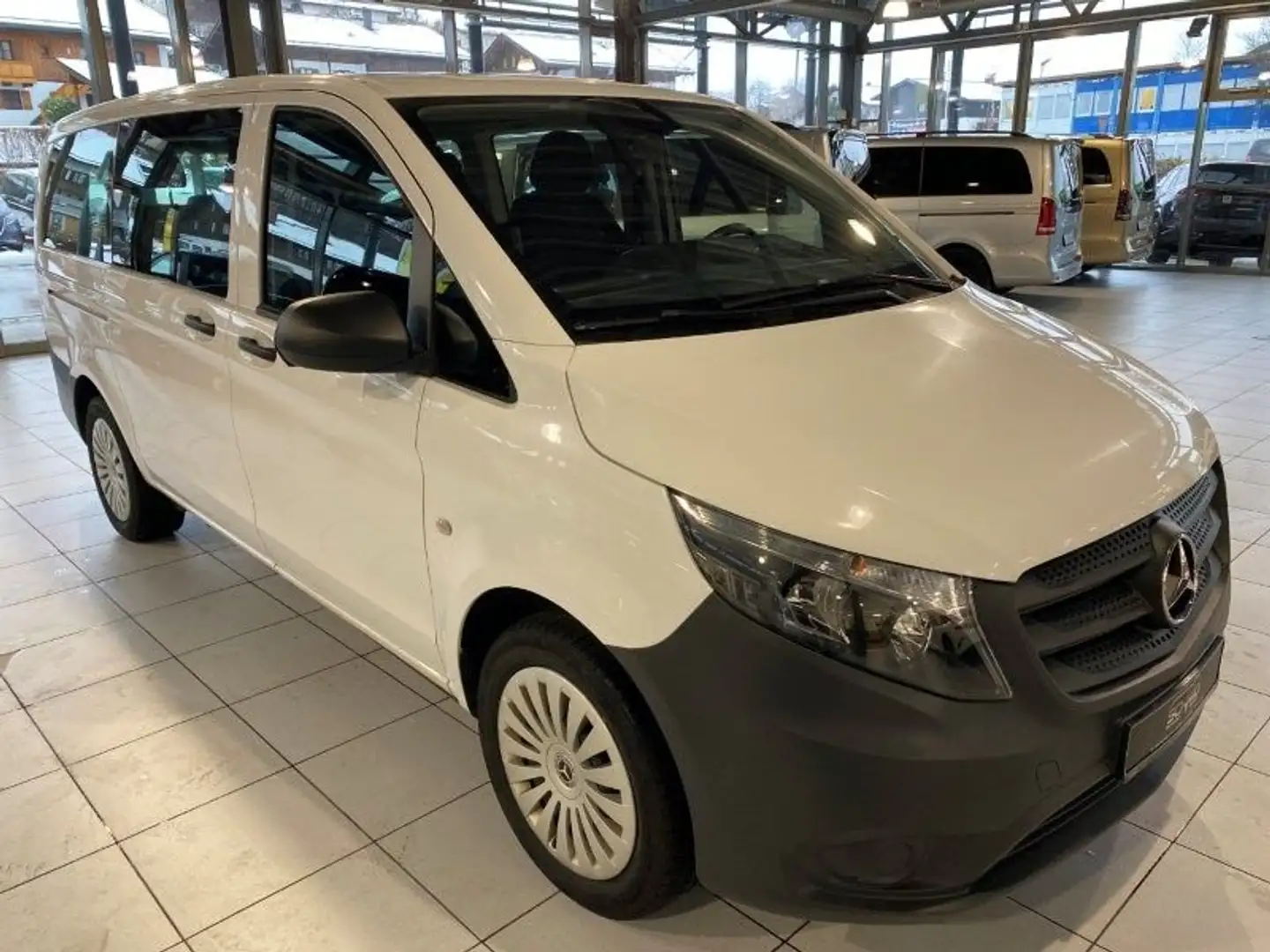 Mercedes-Benz Vito 114 CDI Tourer PRO Lang SHZ NAVI DAB Klima Weiß - 2