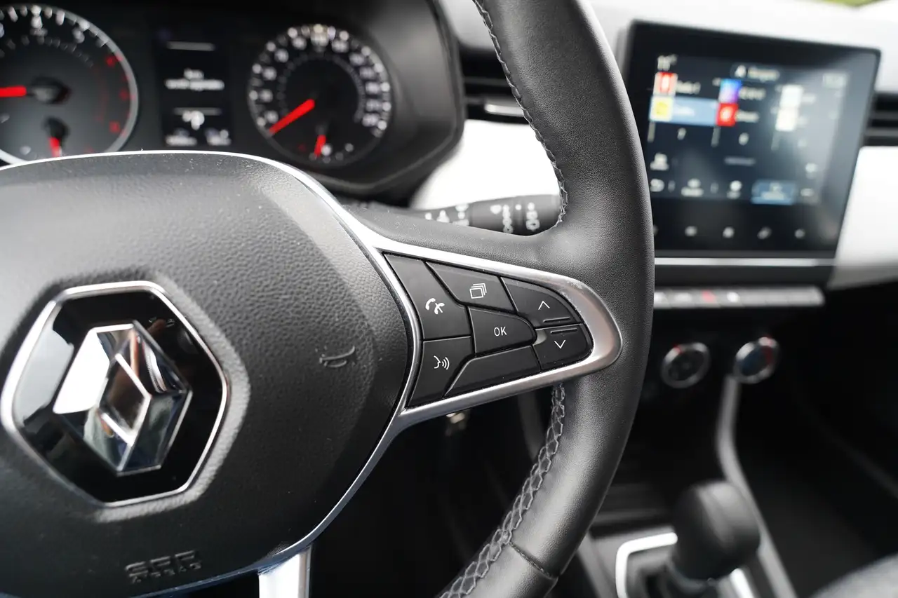 Renault Clio 1.0 TCe 90 Automaat Bleutooth Navigatie Pdc Alu v 26