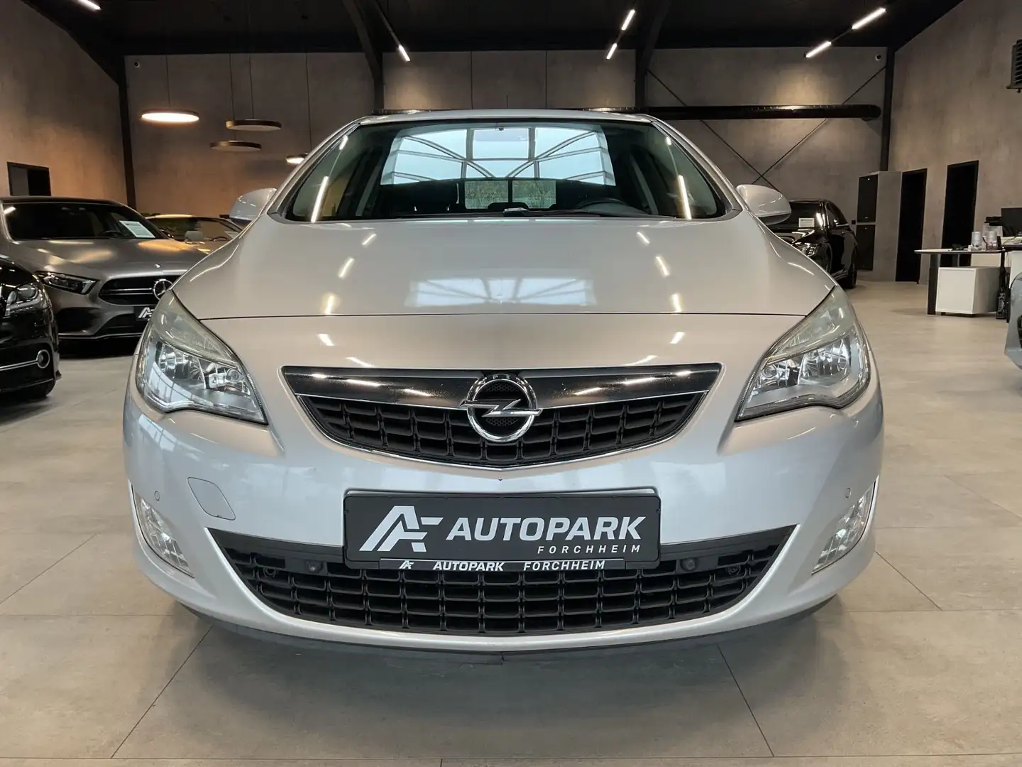 Opel Astra J Lim. 150 Jahre Opel Klima Sitzh. PDC Alu Silber - 2