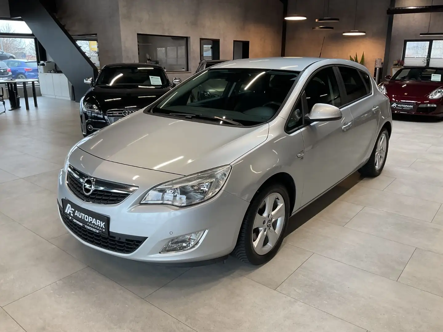 Opel Astra J Lim. 150 Jahre Opel Klima Sitzh. PDC Alu Silber - 1