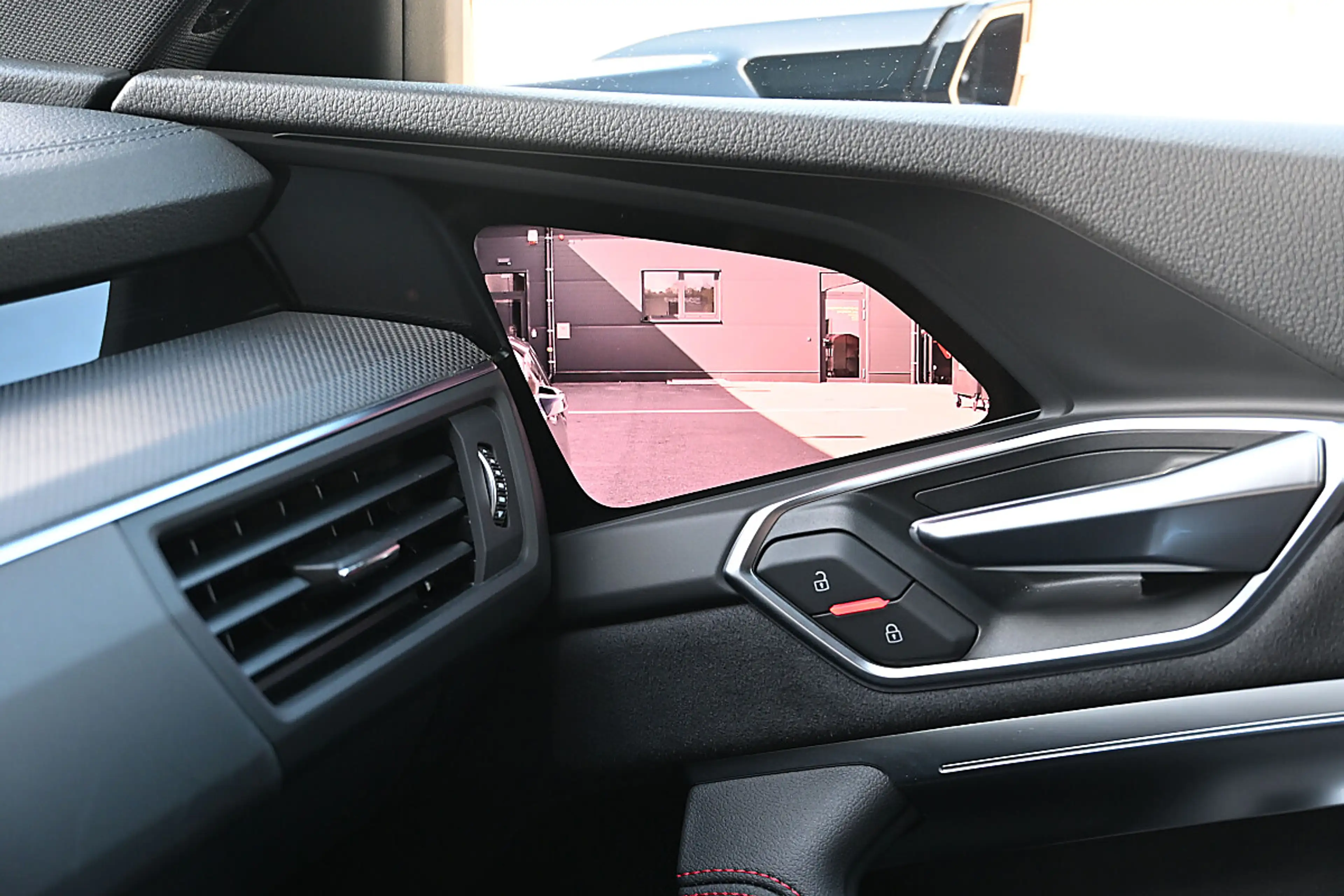 Audi Q8 e-tron Q8 55 e-tron quattro 106kWh S Line NP €116k ACC... — photo 13