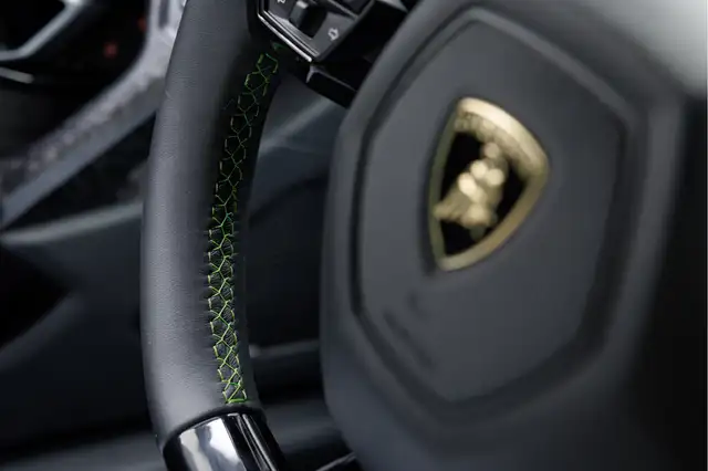 Lamborghini Huracan view 25