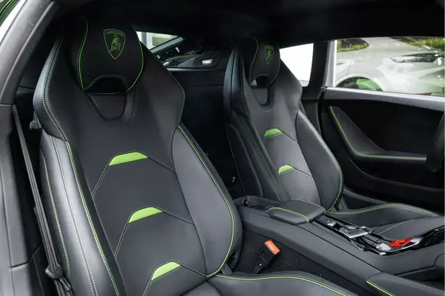 Lamborghini Huracan view 16