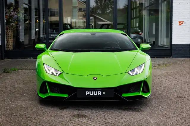 Lamborghini Huracan view 8