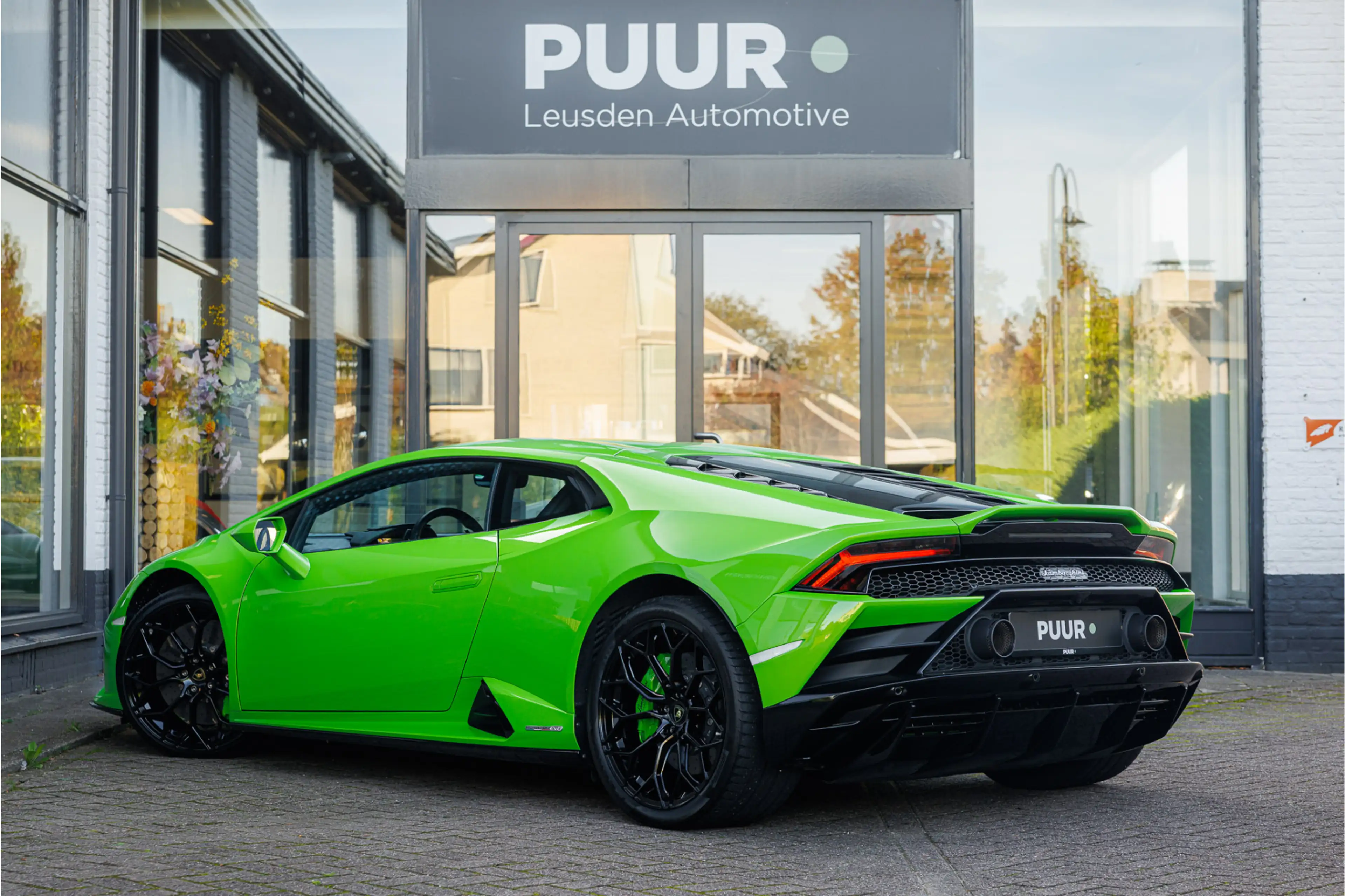 Lamborghini Huracán 5.2 V10 EVO ''Verde Mantis Pearl'' Lift - Sensonum — photo 3