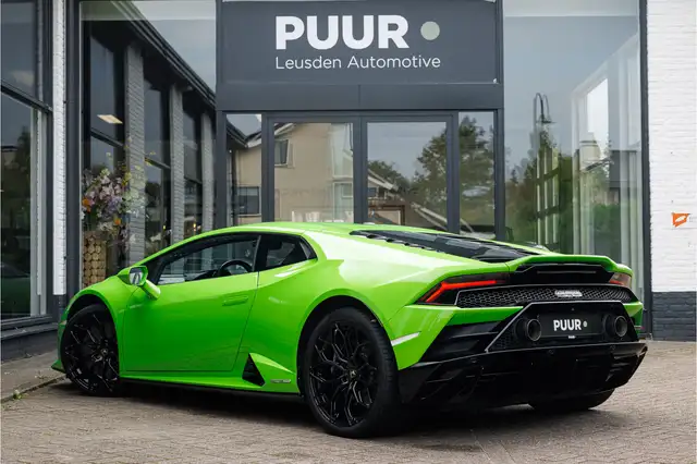 Lamborghini Huracan view 2