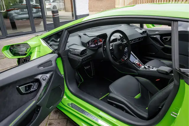 Lamborghini Huracan view 3