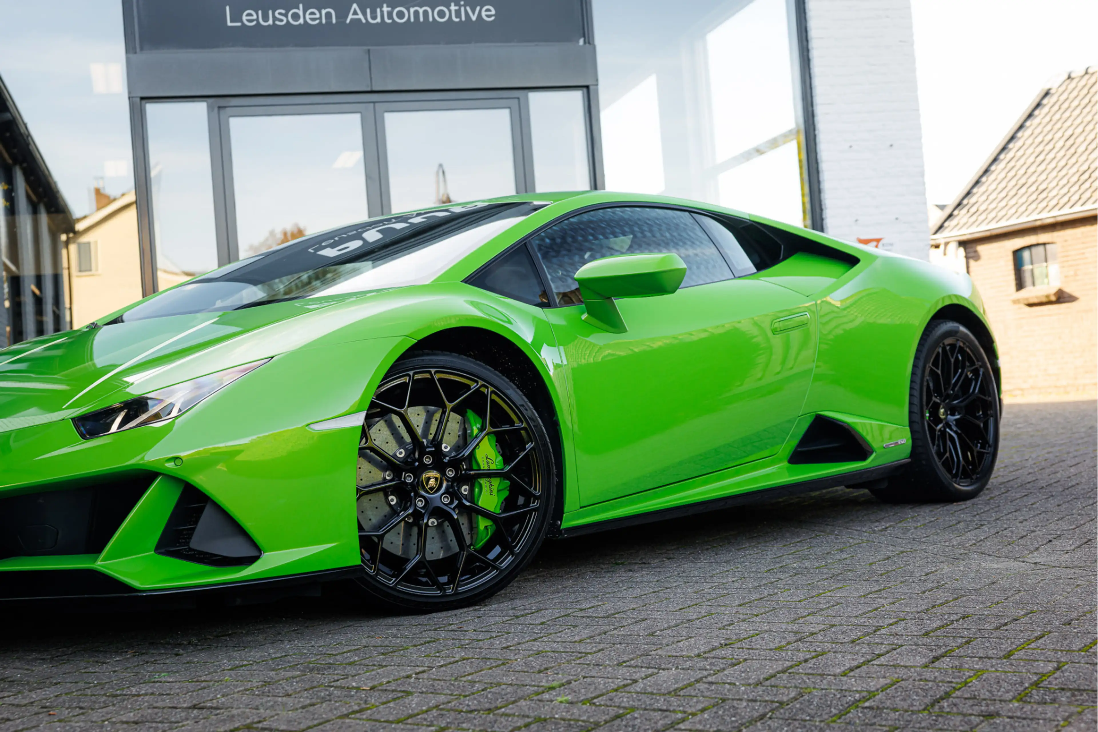 Lamborghini Huracán 5.2 V10 EVO ''Verde Mantis Pearl'' Lift - Sensonum — photo 9