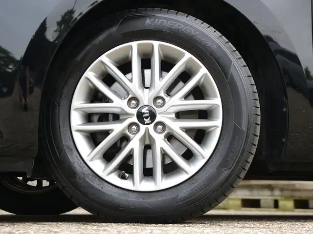 Kia Rio view 5