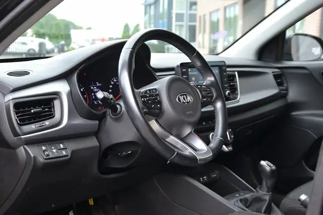 Kia Rio view 6