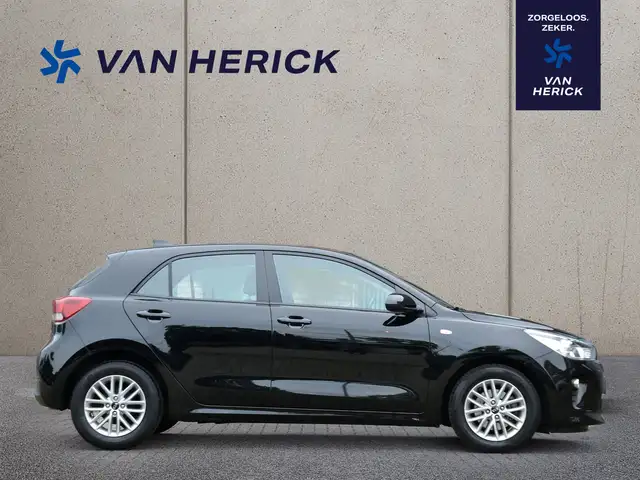 Kia Rio view 3