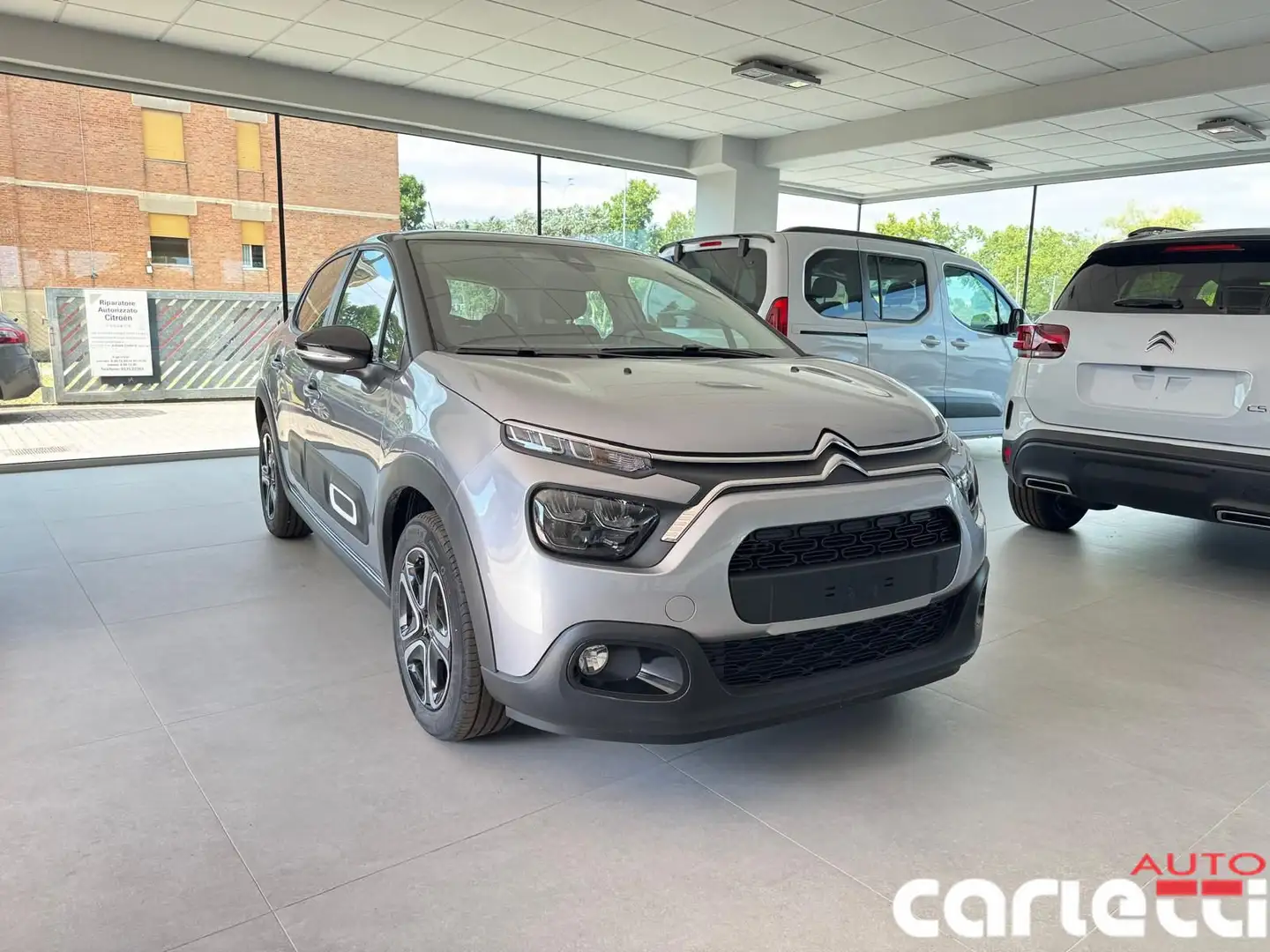 Citroen C3 C3 PureTech 83 S&S Plus Grau - 2