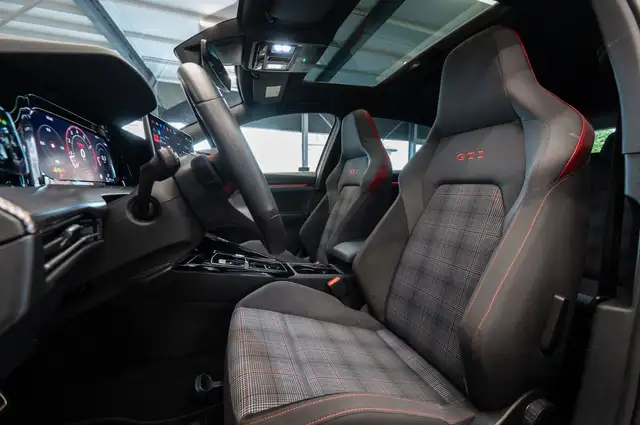 Volkswagen Golf view 12