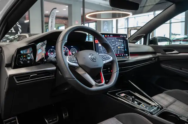Volkswagen Golf view 10