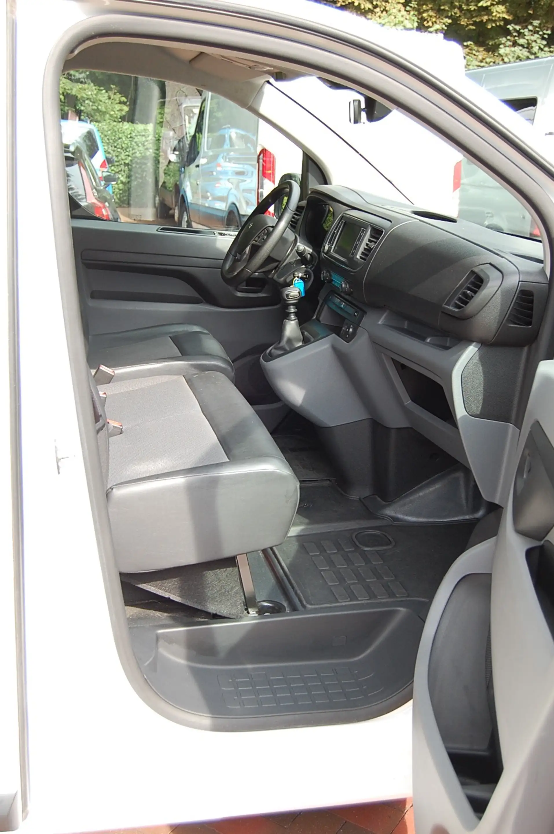 Peugeot Expert Premium L3 2.0 AHK 2.5t Navi Klima Regal — photo 9