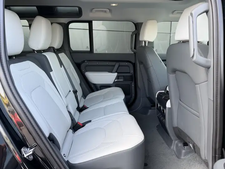 Land Rover Defender 2025, foto 5