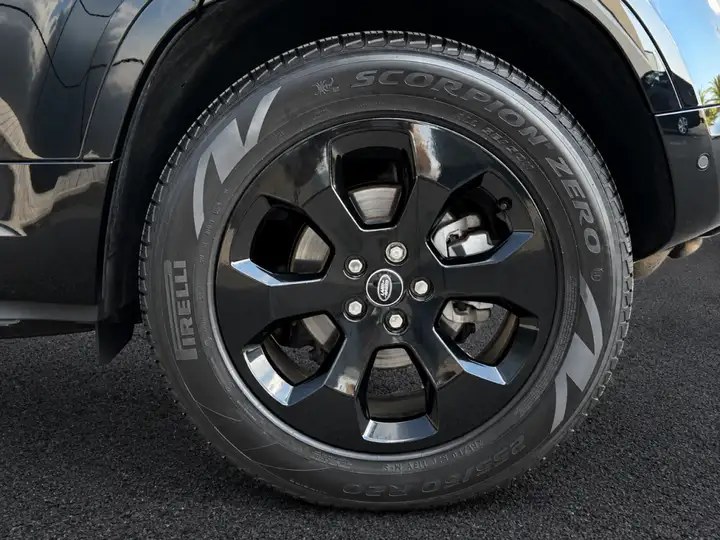 Land Rover Defender 2025, foto 9
