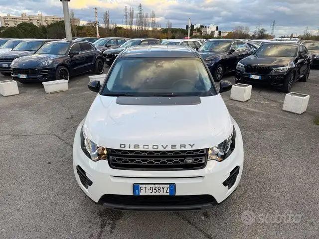 Land Rover Discovery Sport view 6