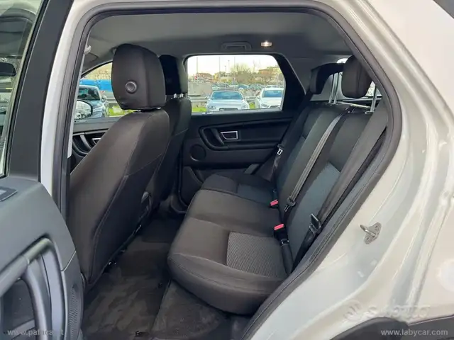 Land Rover Discovery Sport view 11