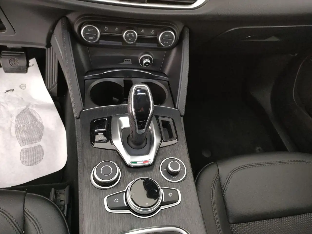 Alfa Romeo Stelvio 2021 — фото 13
