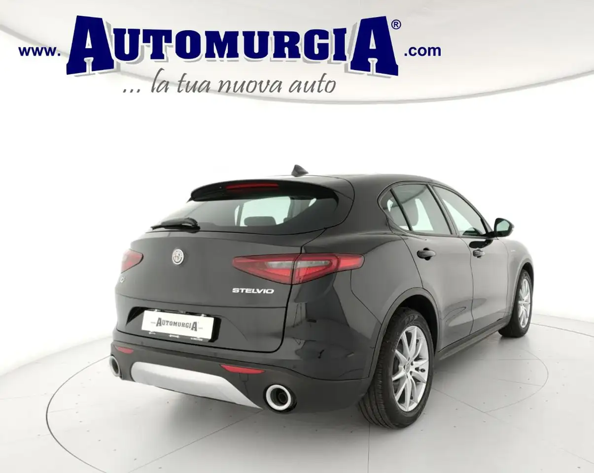 Alfa Romeo Stelvio 2021