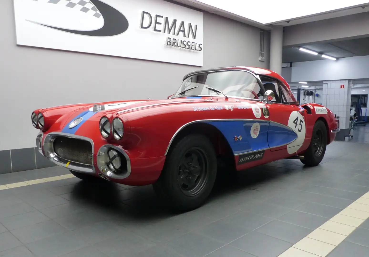 Corvette C1 * racing car * Le Mans Classic * engine overhaul * Red - 1