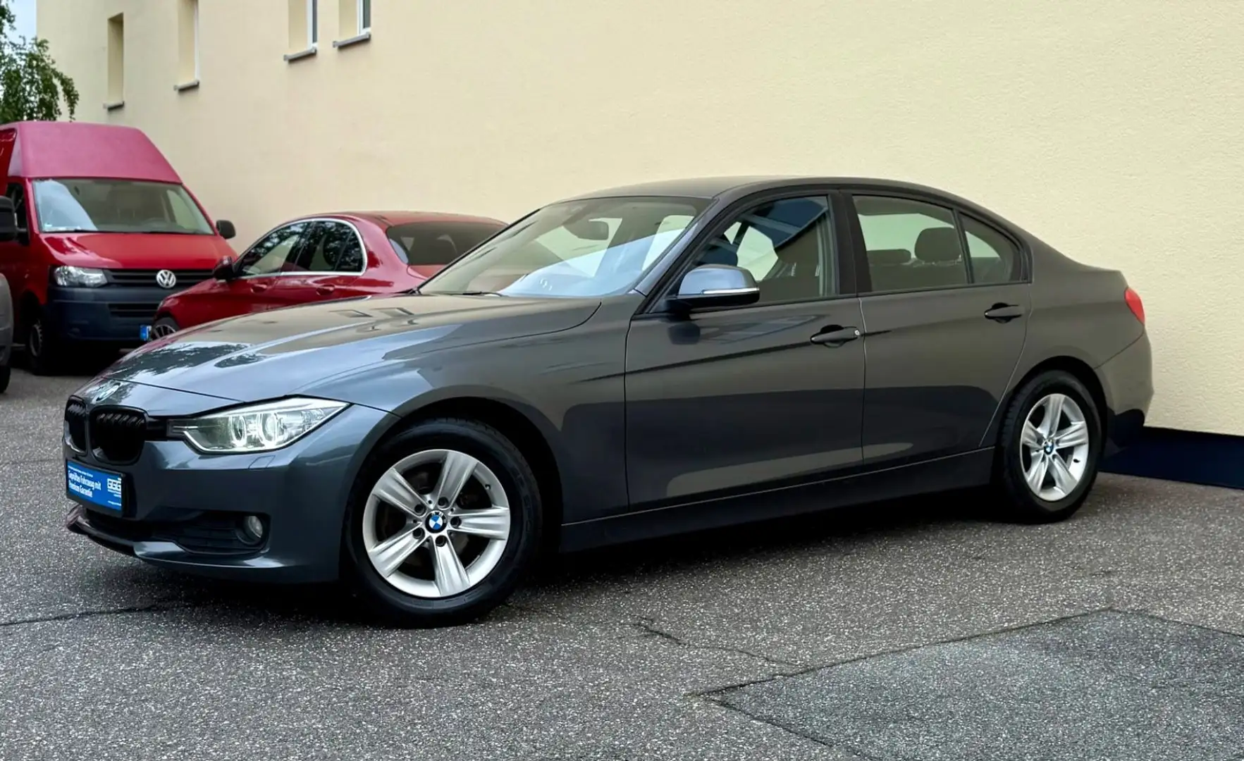BMW 318 d Lim. BI-XENON KLIMAAUTM. NAVI SHZ GARANTIE Gris - 2