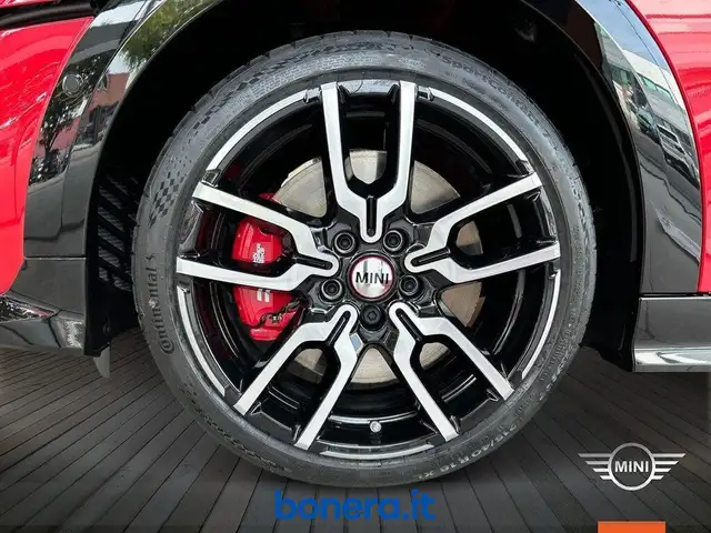 Mini Hatch view 11