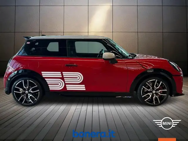 Mini Hatch view 4