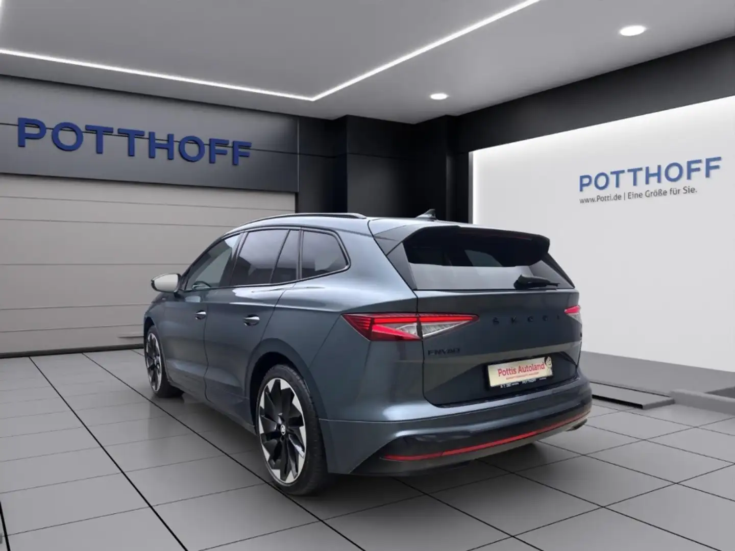 Skoda Enyaq 80 SPORTLINE PANO KAMERA MATRIX LM21 Grau - 2
