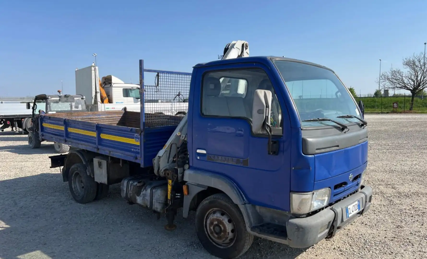 Nissan Cabstar E120 Ribaltabile Con gru - 1
