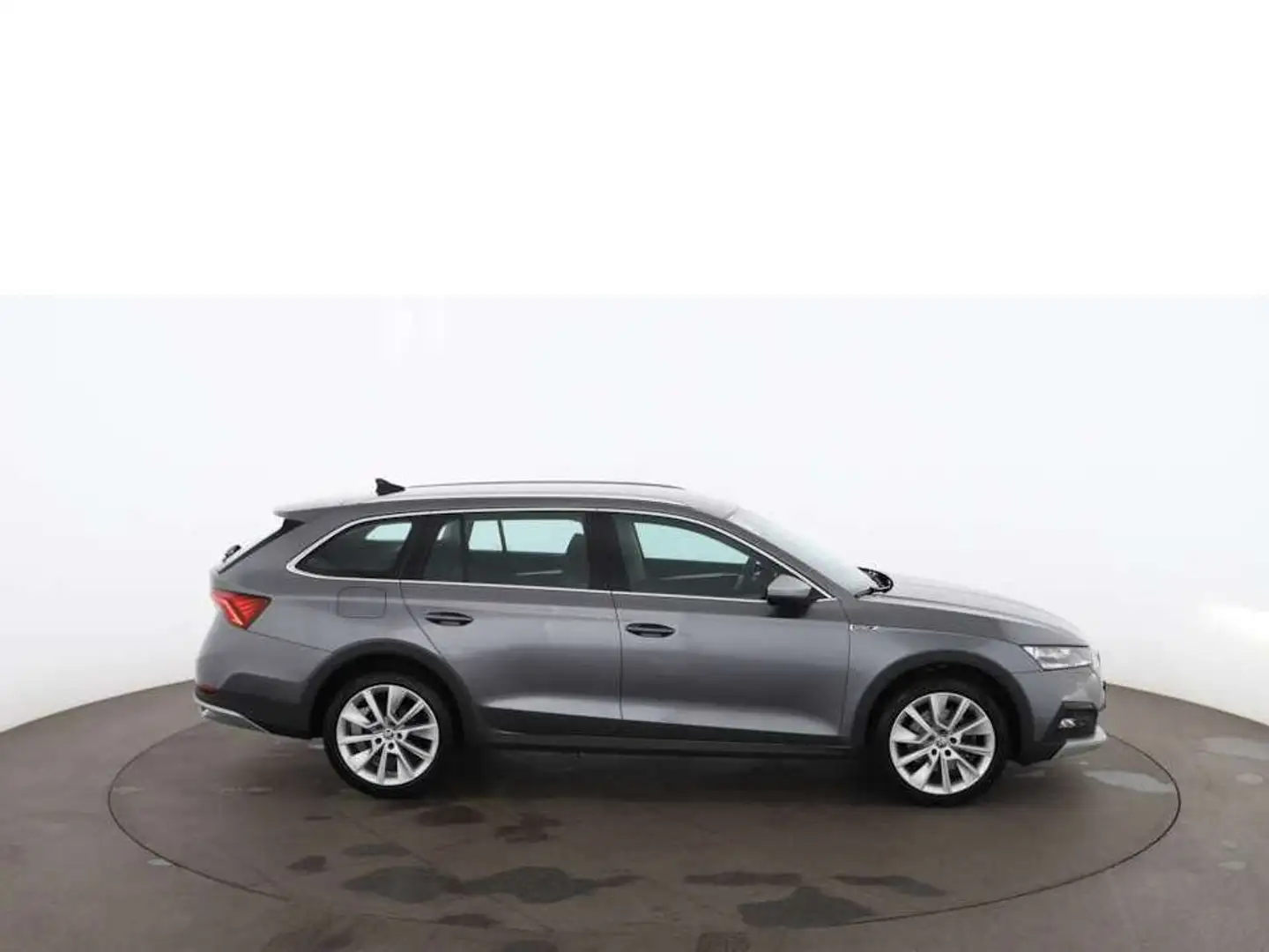 Skoda Octavia Combi 2.0 TDI Scout Aut MATRIX HEAD-UP Grau - 2
