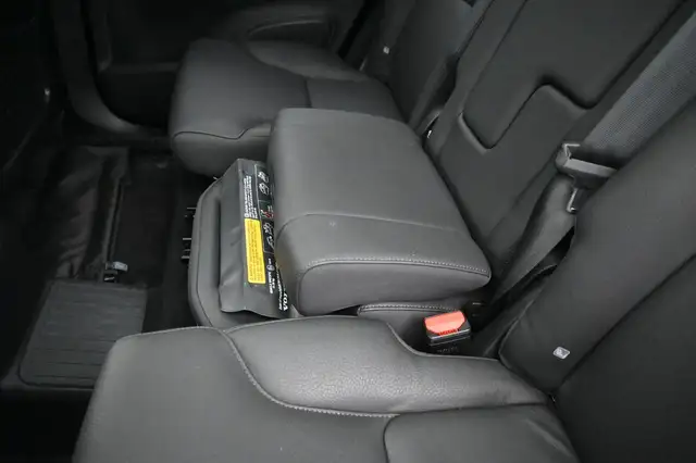 Volvo XC90 view 14